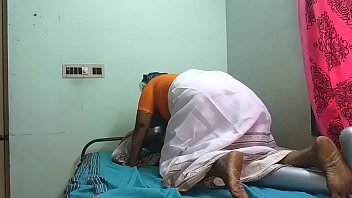kerala village aunty peeing
