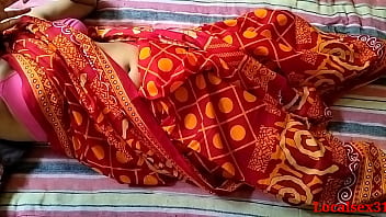 indian aunty romance on saree with boy