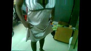 saree nude aunty