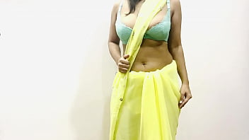 seduced in saree